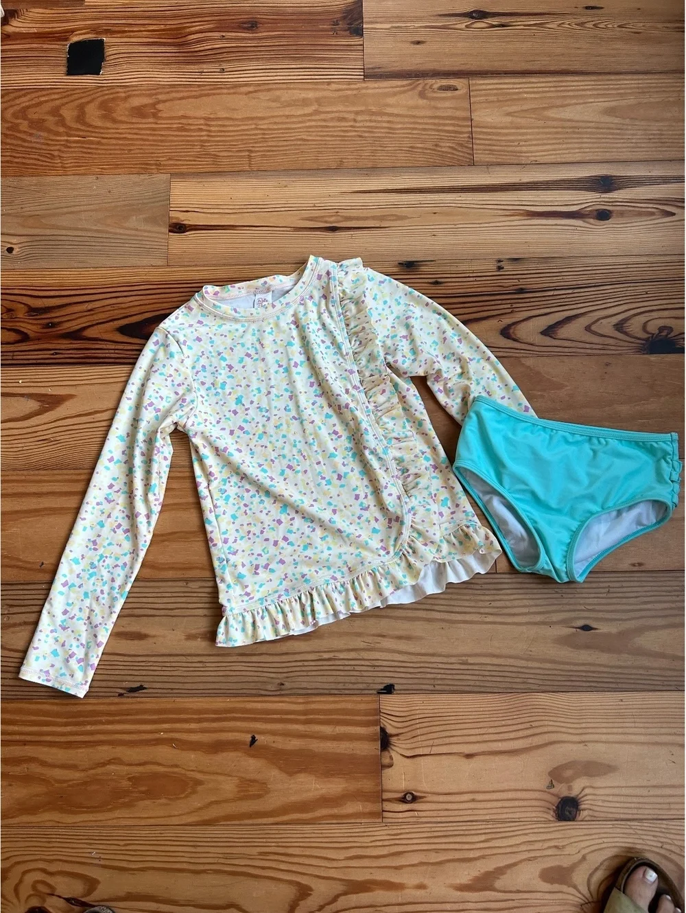 Ruffle Butts Confetti Rash Guard Two Piece Girls Size 8